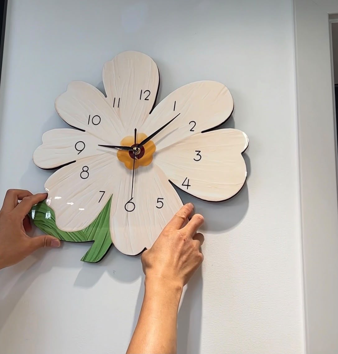Wall Decoration 30cm Flower Creative Clock Modern Slient Decor Simple Wall Clock Artistic Cartoon Home Clock Living Room